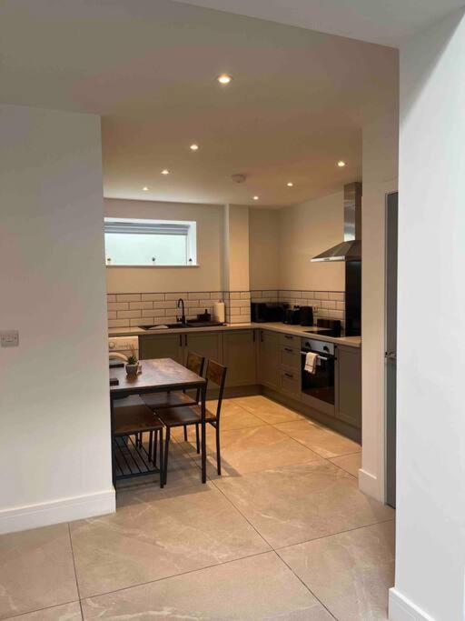 Entire Property In Downham Market, Serviced Accomodation Leilighet Eksteriør bilde