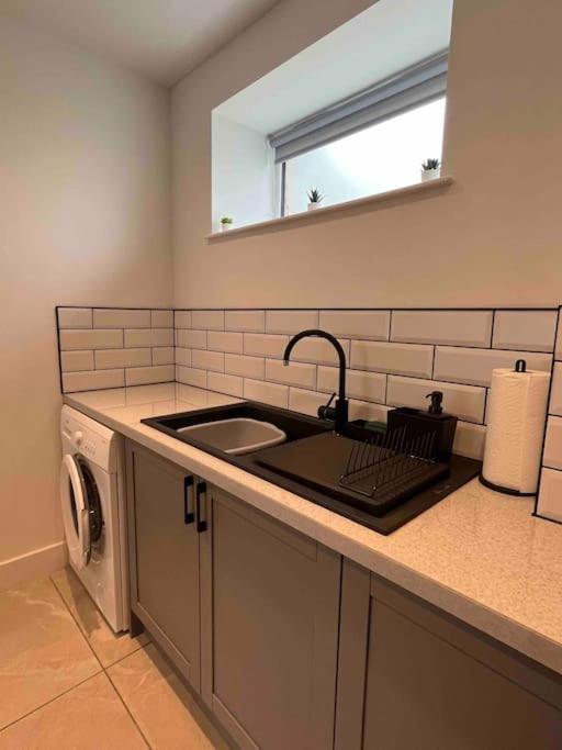 Entire Property In Downham Market, Serviced Accomodation Leilighet Eksteriør bilde